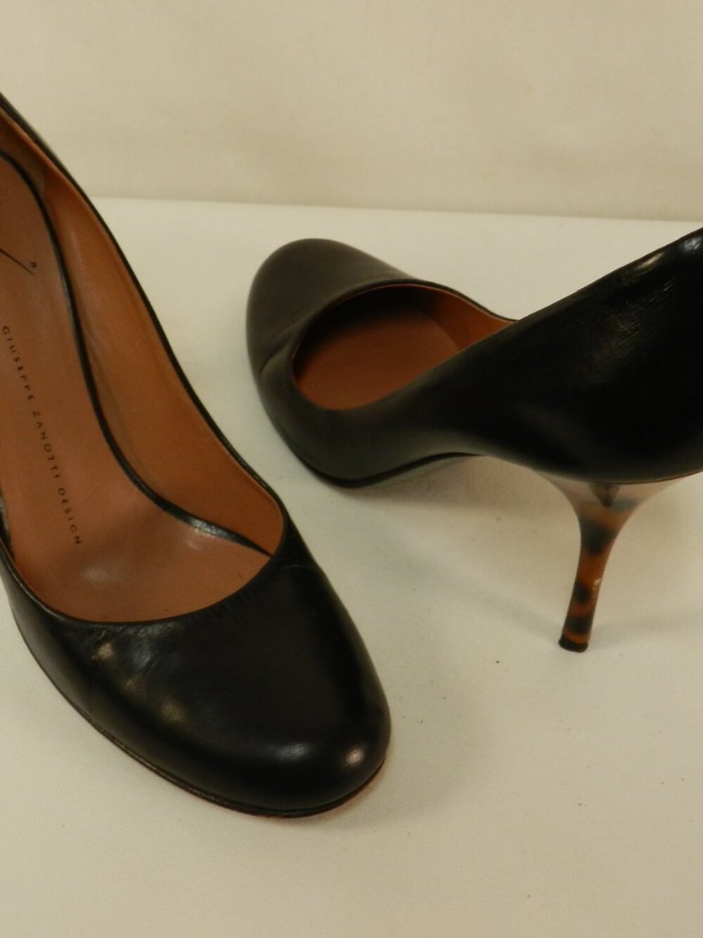 Giuseppe Zanotti Leather w/ Tortoise heels pumps Italy black brown Size 39 US 9